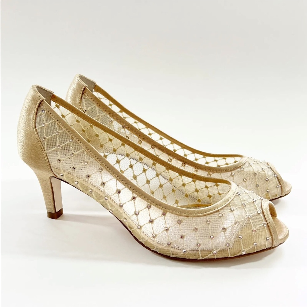 Adrianna Papell Dress Shoes Womens Size 6.5 High Kitten Heel Gold Nude Mesh